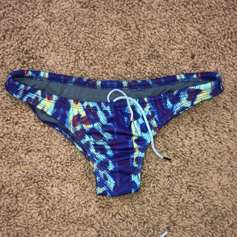 Euro Jolyn Bottoms
